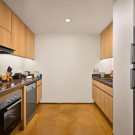 그랜드 하얏트 뭄바이 호텔 외부 사진 A typical kitchen in a residential apartment
