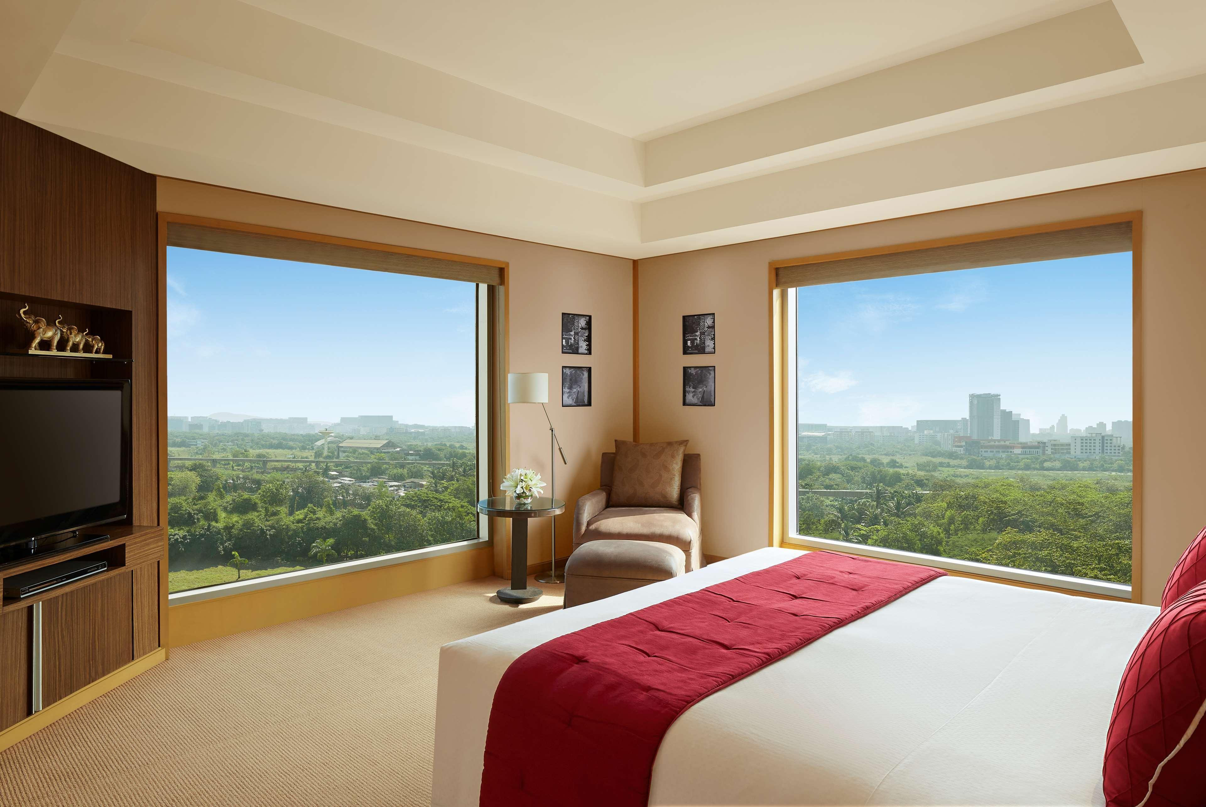 그랜드 하얏트 뭄바이 호텔 외부 사진 A bedroom at The Oberoi, Mumbai