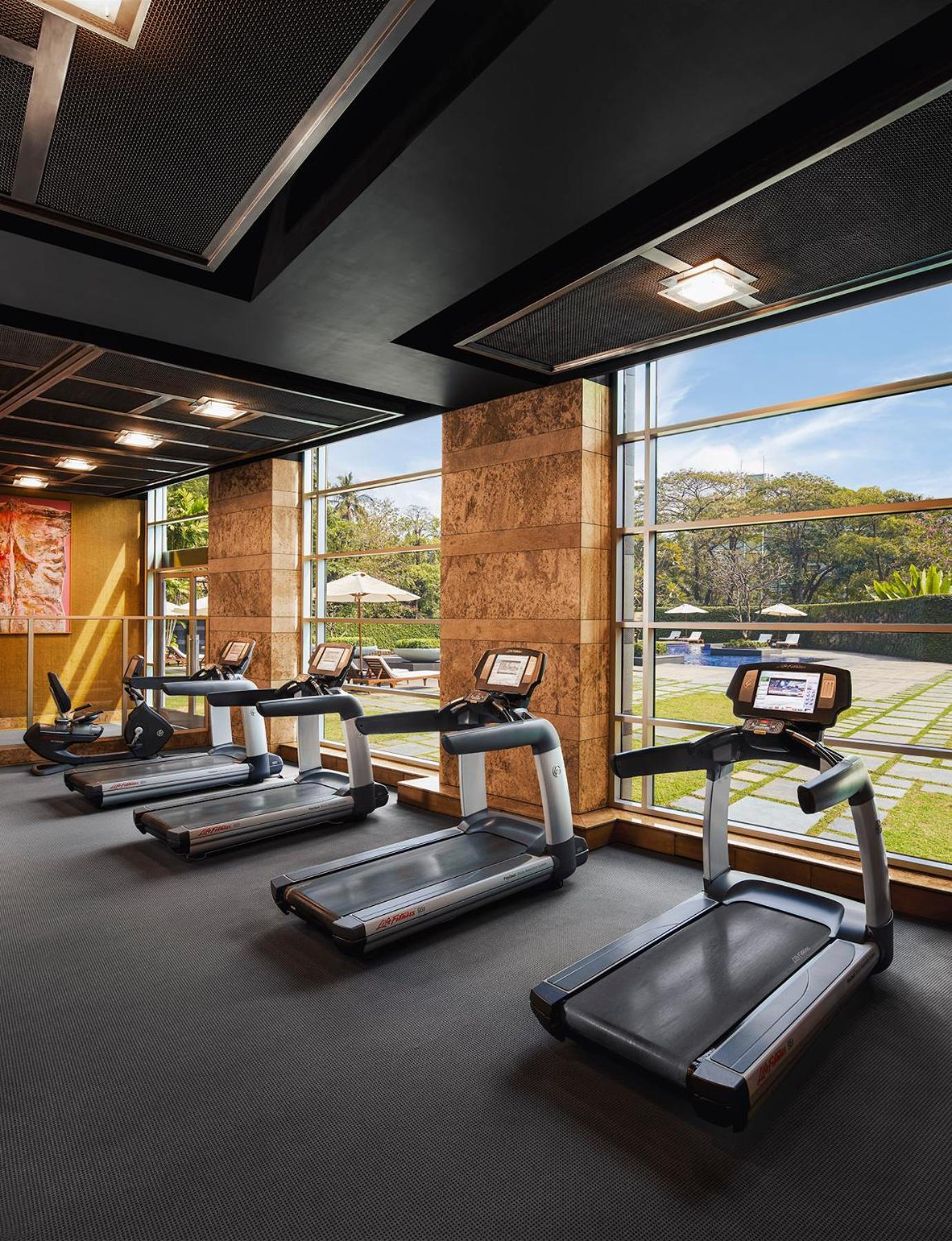그랜드 하얏트 뭄바이 호텔 외부 사진 The gym at the Taj Bengal