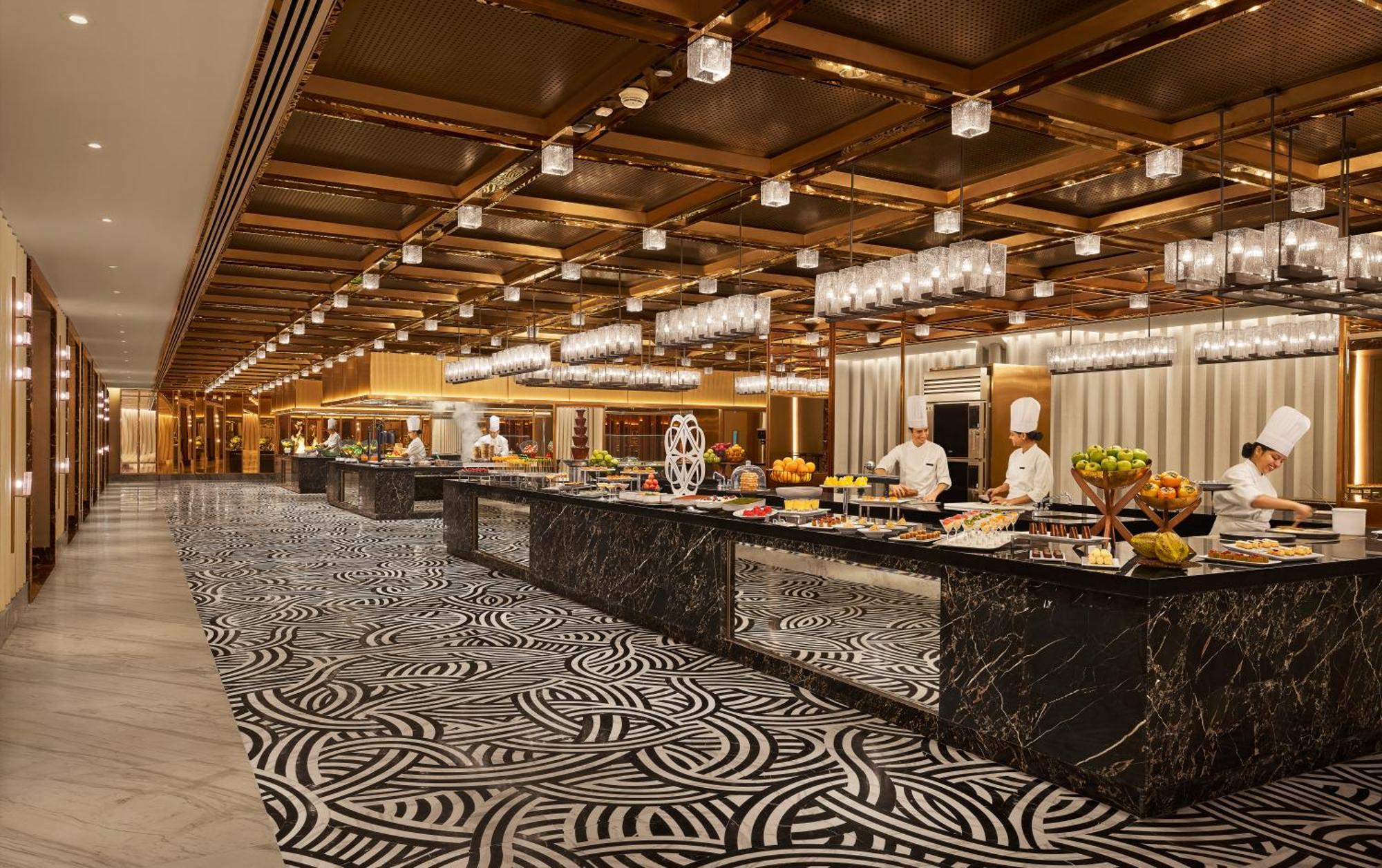 그랜드 하얏트 뭄바이 호텔 외부 사진 The buffet at the hotel
